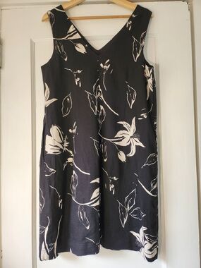 Ophelia Roe Linen Blend Black/White Tropical Floral Sleeveless Shift Sundress